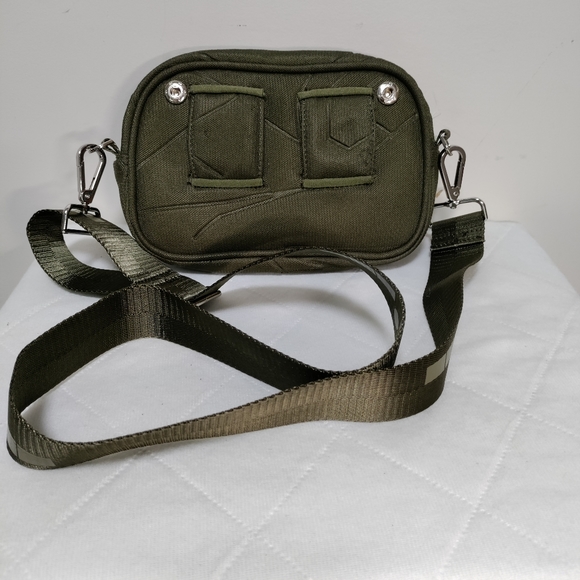 Go Dash Dot Convertible Fanny Pack - Picture 2 of 9